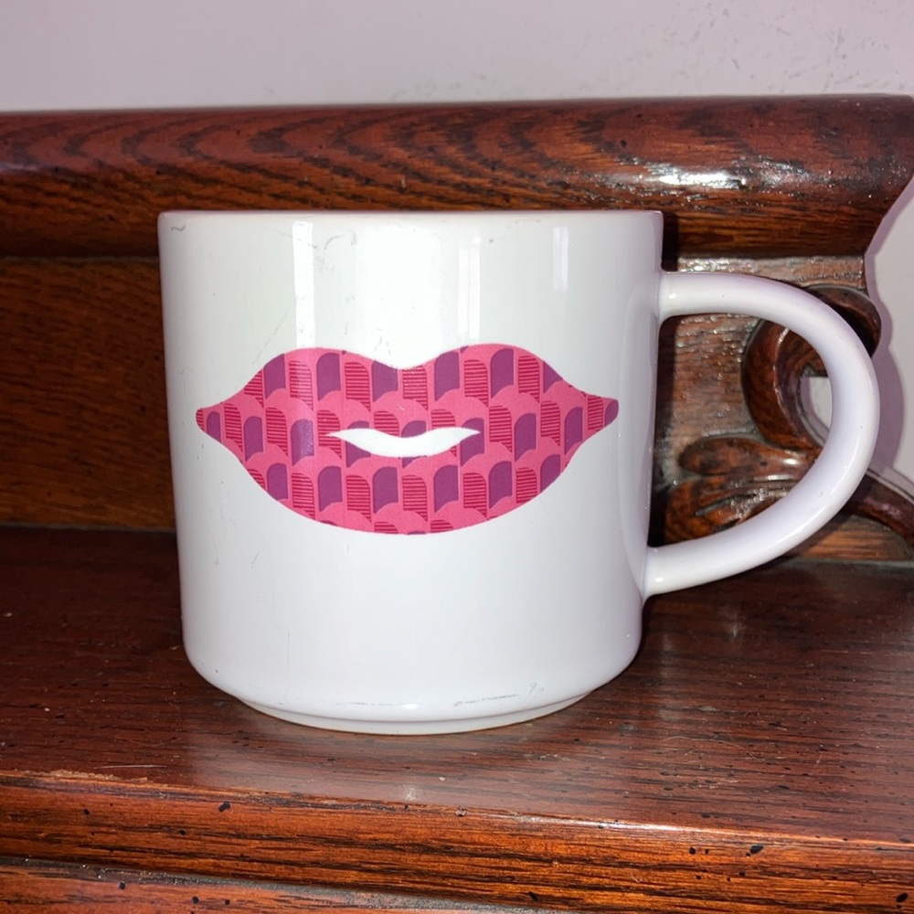PINK LIPS MUG